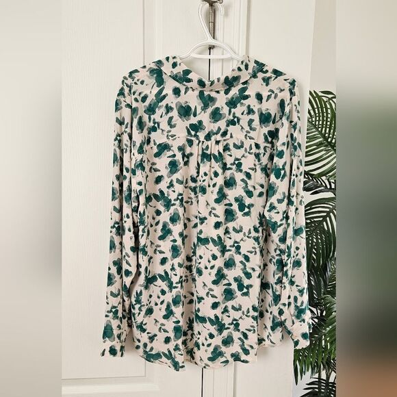 💝Floral Green and White Women's Top - Picture 3 of 3
